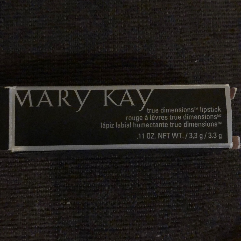 True dimensions lipstick